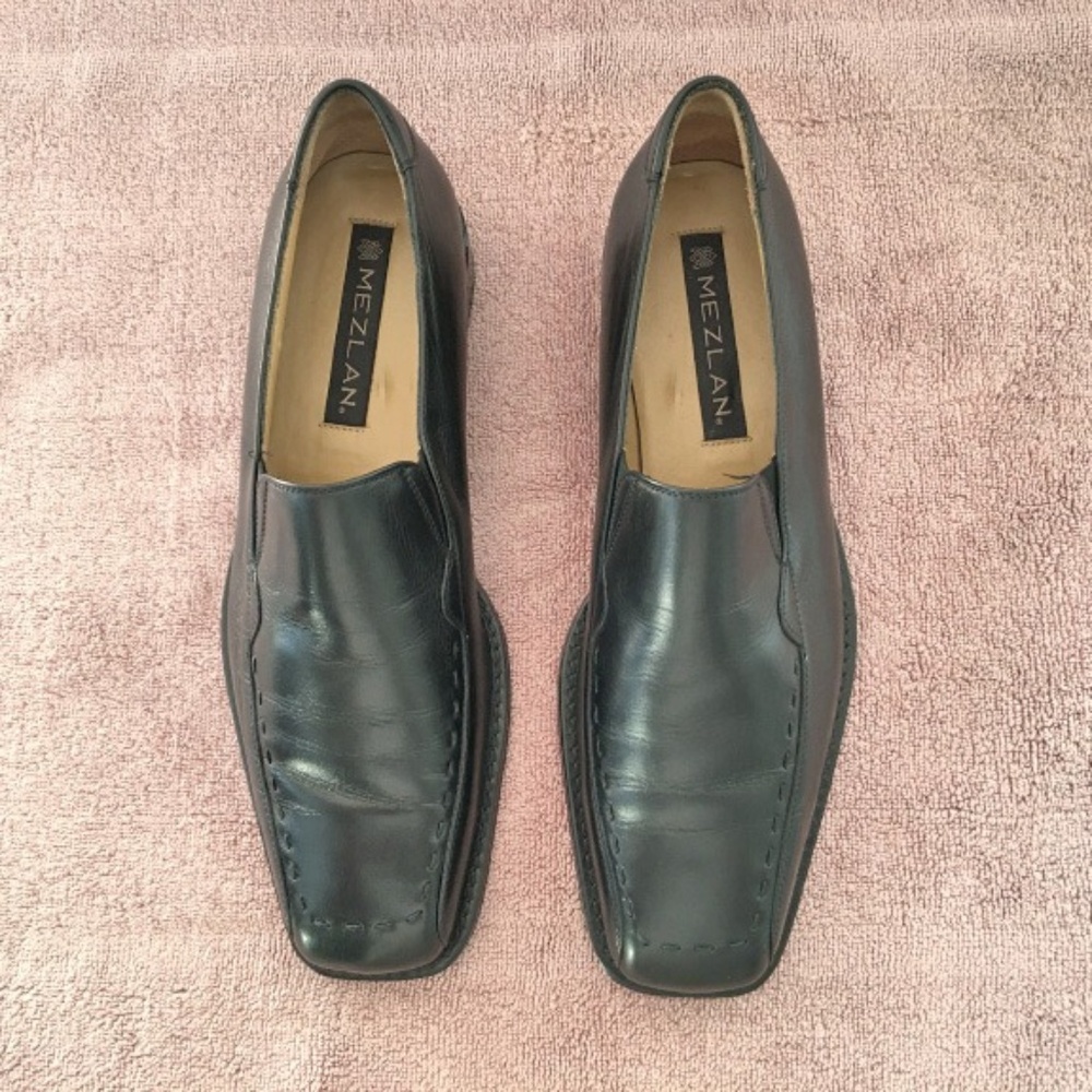 Mezlan Black Leather Loafers